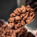 Nueces con chocolate y leche