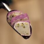 dulce de leche y crema pistacho y flor de violeta